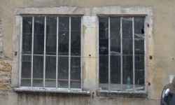 Remplacement de chassis en acier par des baies coulissantes en aluminium